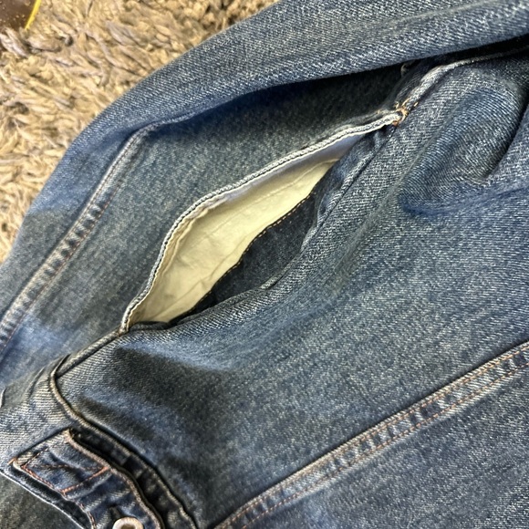 H&M loggDenim Jacket with Button Closure <<<204>>> - Picture 6 of 8